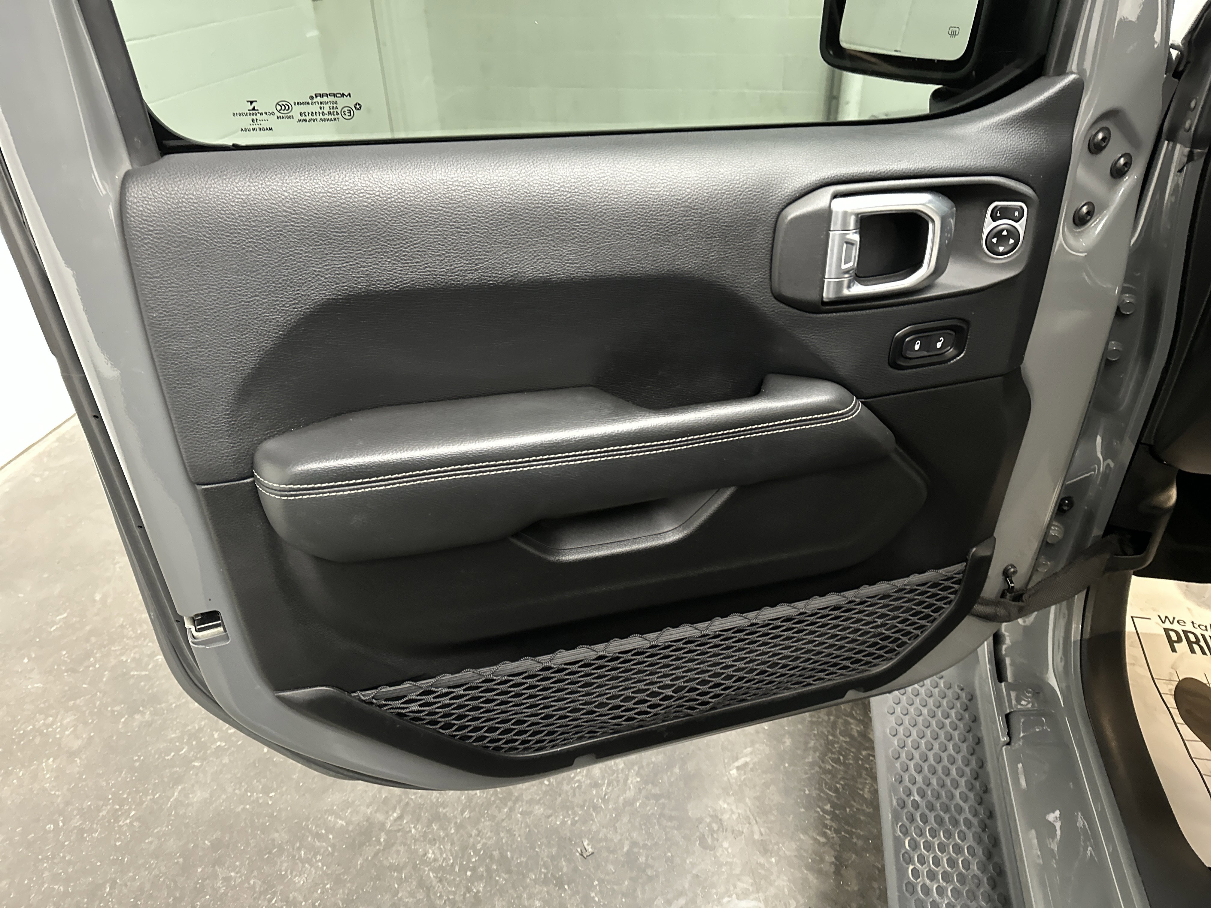 Used 2019 Jeep Wrangler Unlimited Sahara w/ Dual Top Group image 21