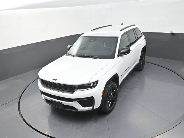 New 2026 Jeep Grand Cherokee Altitude AWD/4WD image 12