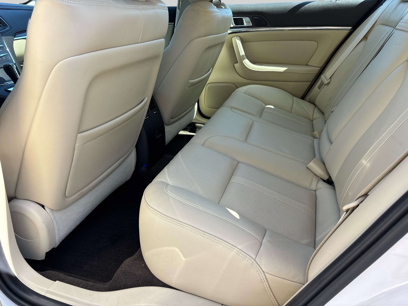 Used 2013 Lincoln MKS AWD image 10