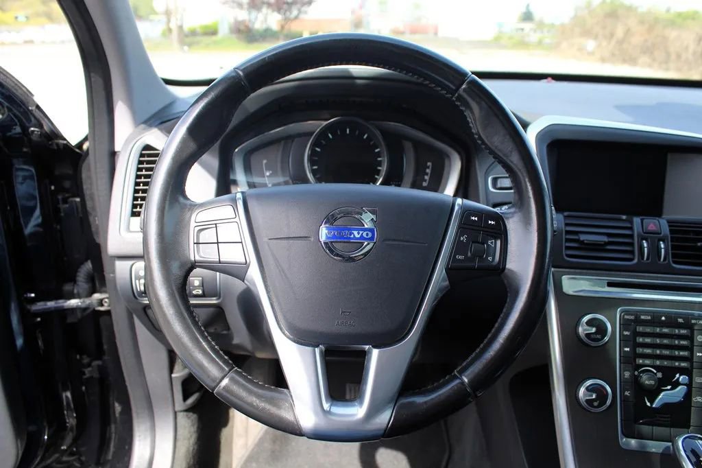 Used 2016 Volvo XC60 T5 Premier AWD/4WD image 13
