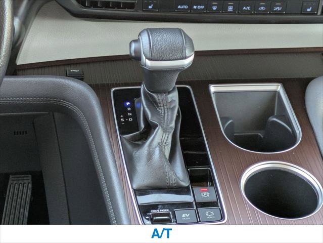 Used 2022 Toyota Sienna XLE image 19