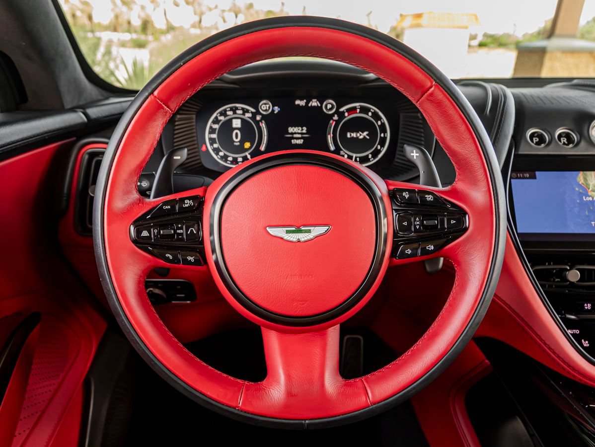 Used 2021 Aston Martin DBX AWD/4WD image 11