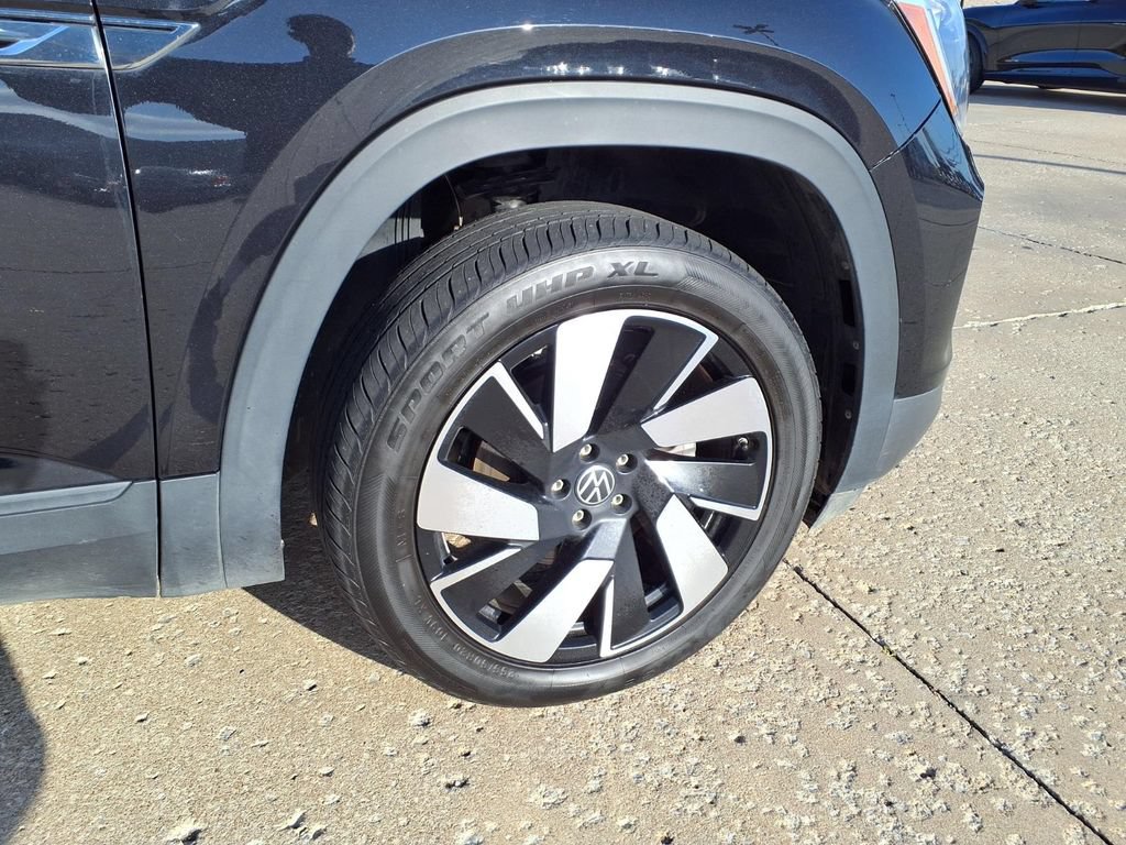 Used 2025 Volkswagen Atlas Cross Sport SE AWD/4WD image 18