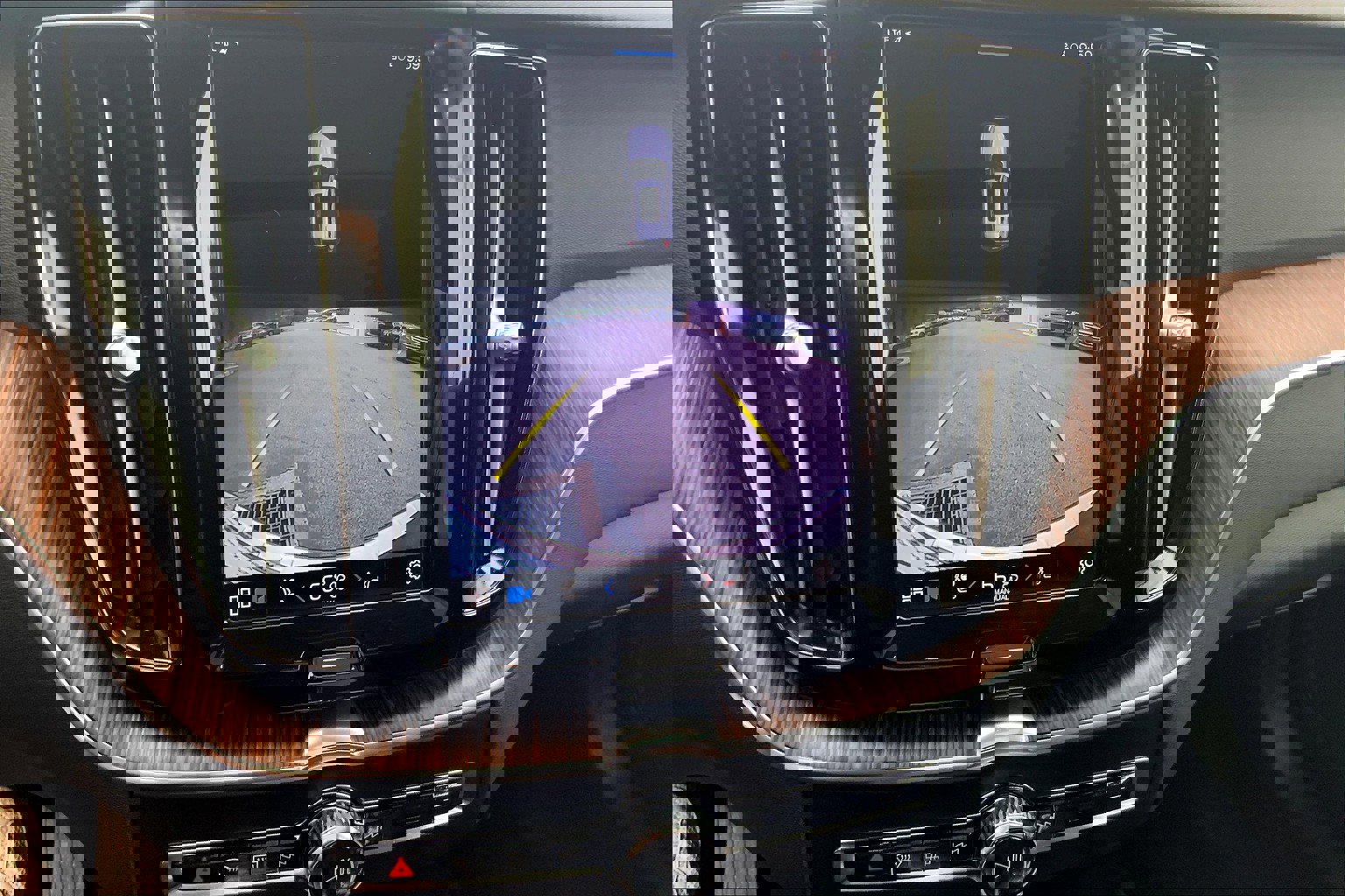 Used 2022 Volvo XC60 B5 Momentum w/ Climate Package image 23