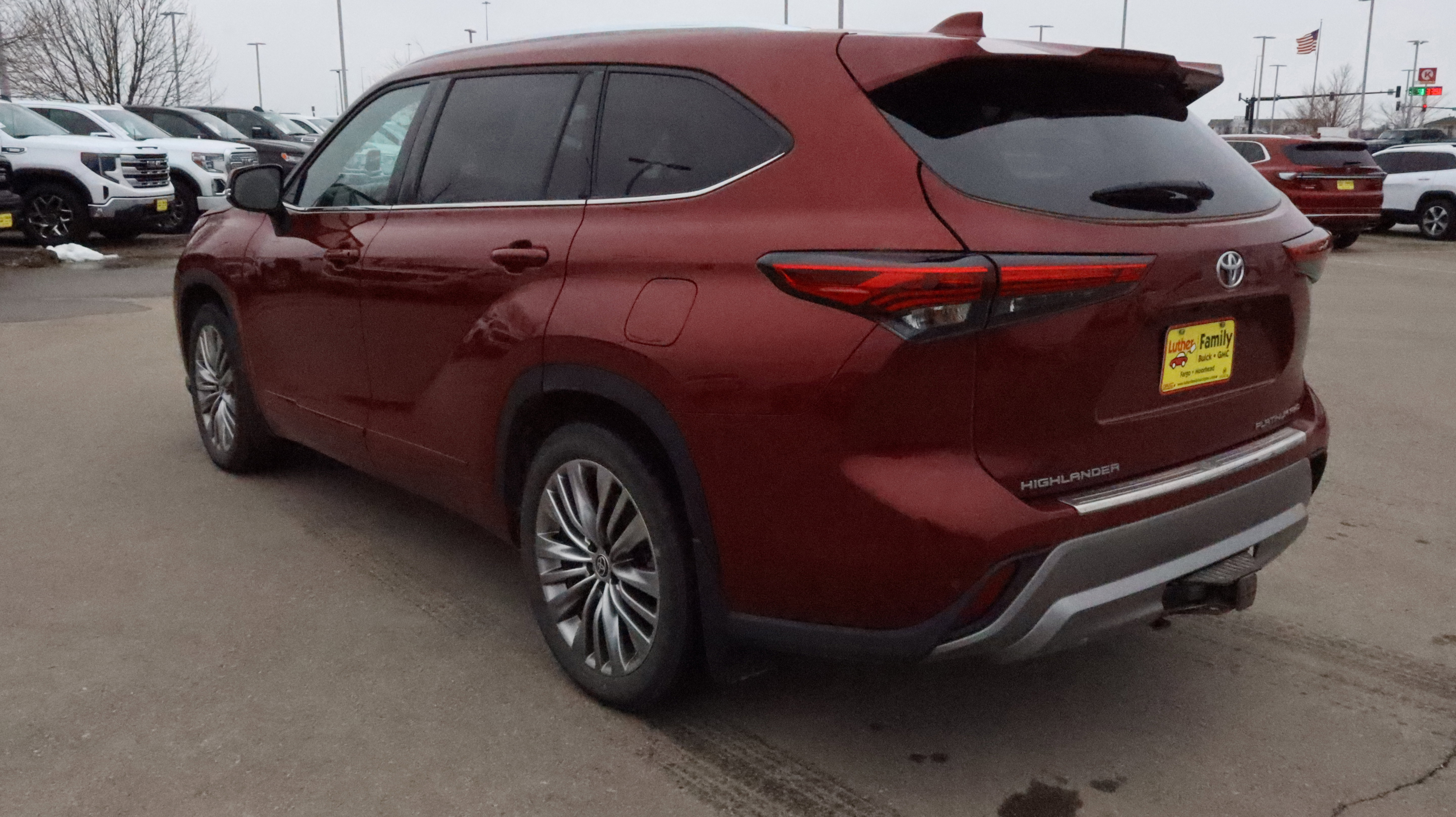 Used 2022 Toyota Highlander Platinum AWD/4WD image 5