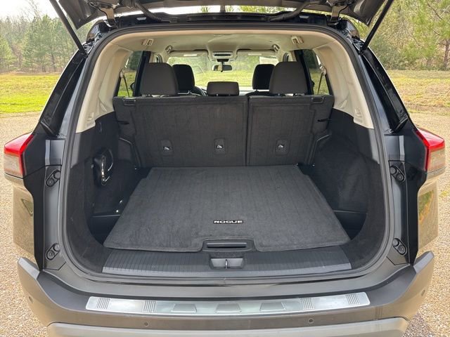 Used 2022 Nissan Rogue SV image 10
