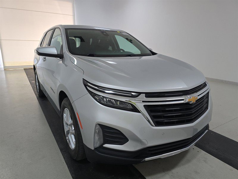 Used 2022 Chevrolet Equinox LT w/ Driver Convenience Package image 3
