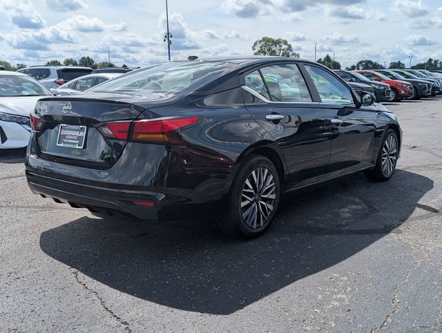 Used 2025 Nissan Altima 2.5 SV FWD image 7