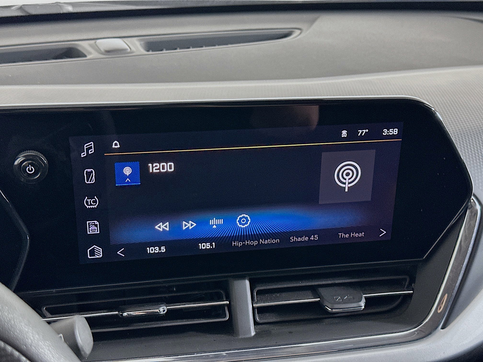 Used 2025 Chevrolet Trax LT image 19