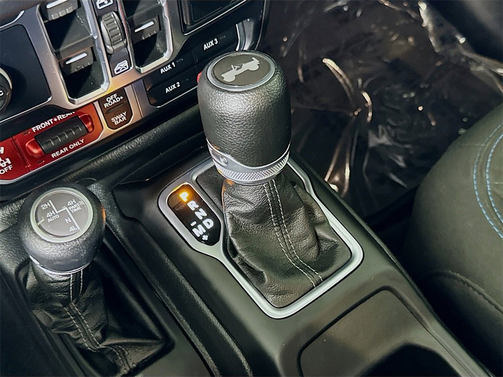 Used 2025 Jeep Wrangler Unlimited Rubicon 4xe w/ Technology Group image 32