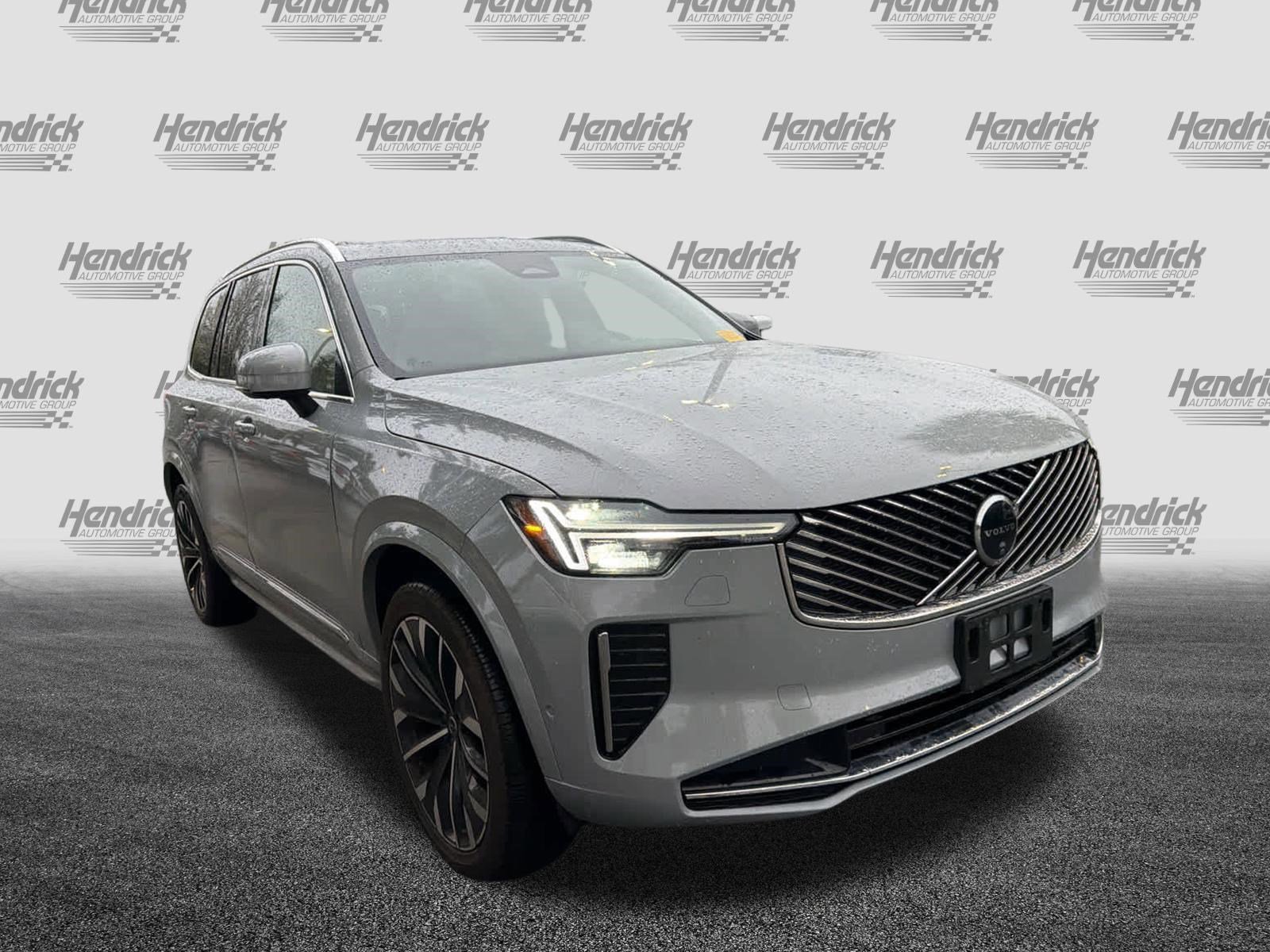 Used 2025 Volvo XC90 B5 Plus image 2