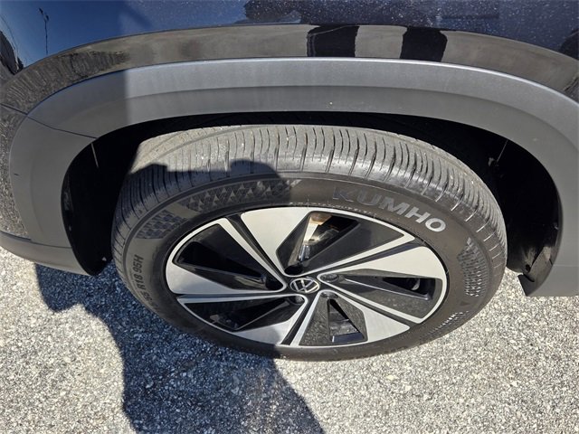 Used 2024 Volkswagen Taos SE image 18