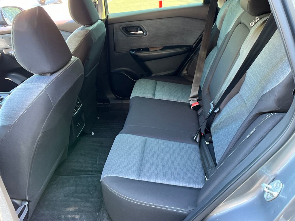 Used 2023 Nissan Rogue SV image 21