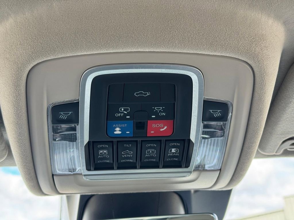 Used 2022 RAM 1500 Limited AWD/4WD image 23