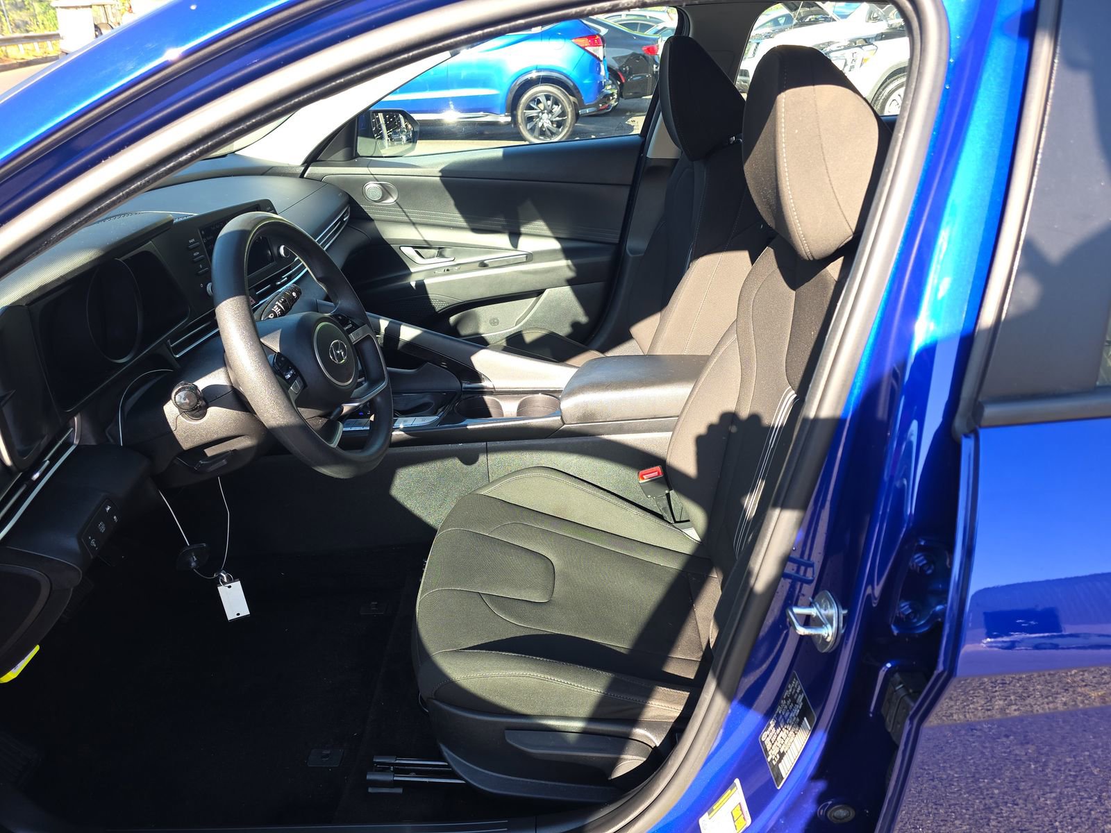 Used 2022 Hyundai Elantra Blue FWD image 10
