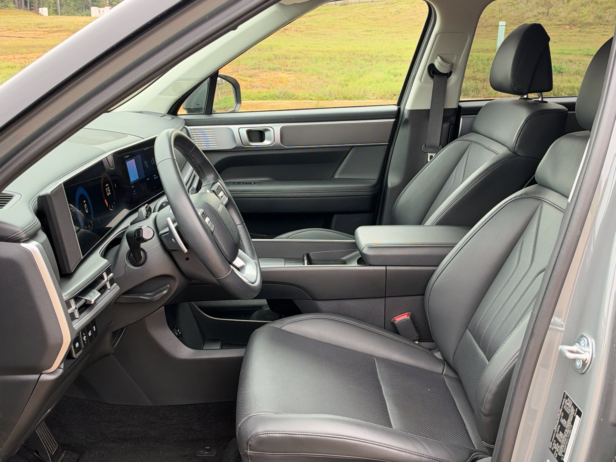 Used 2026 Hyundai Santa Fe SEL FWD image 12