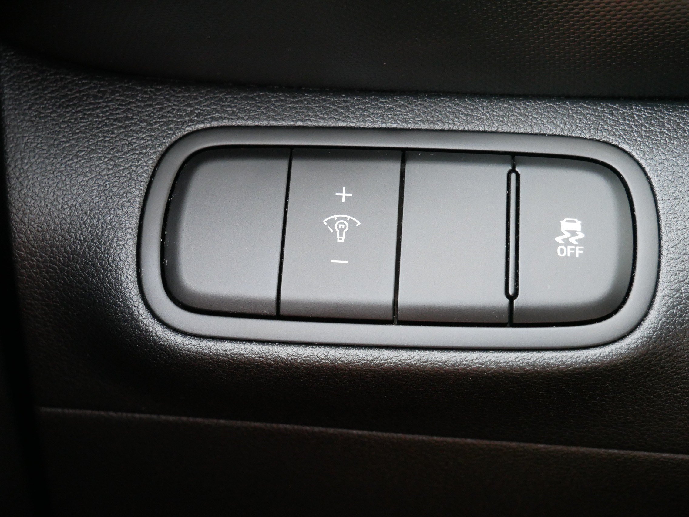 Used 2024 Hyundai Venue Limited FWD image 25