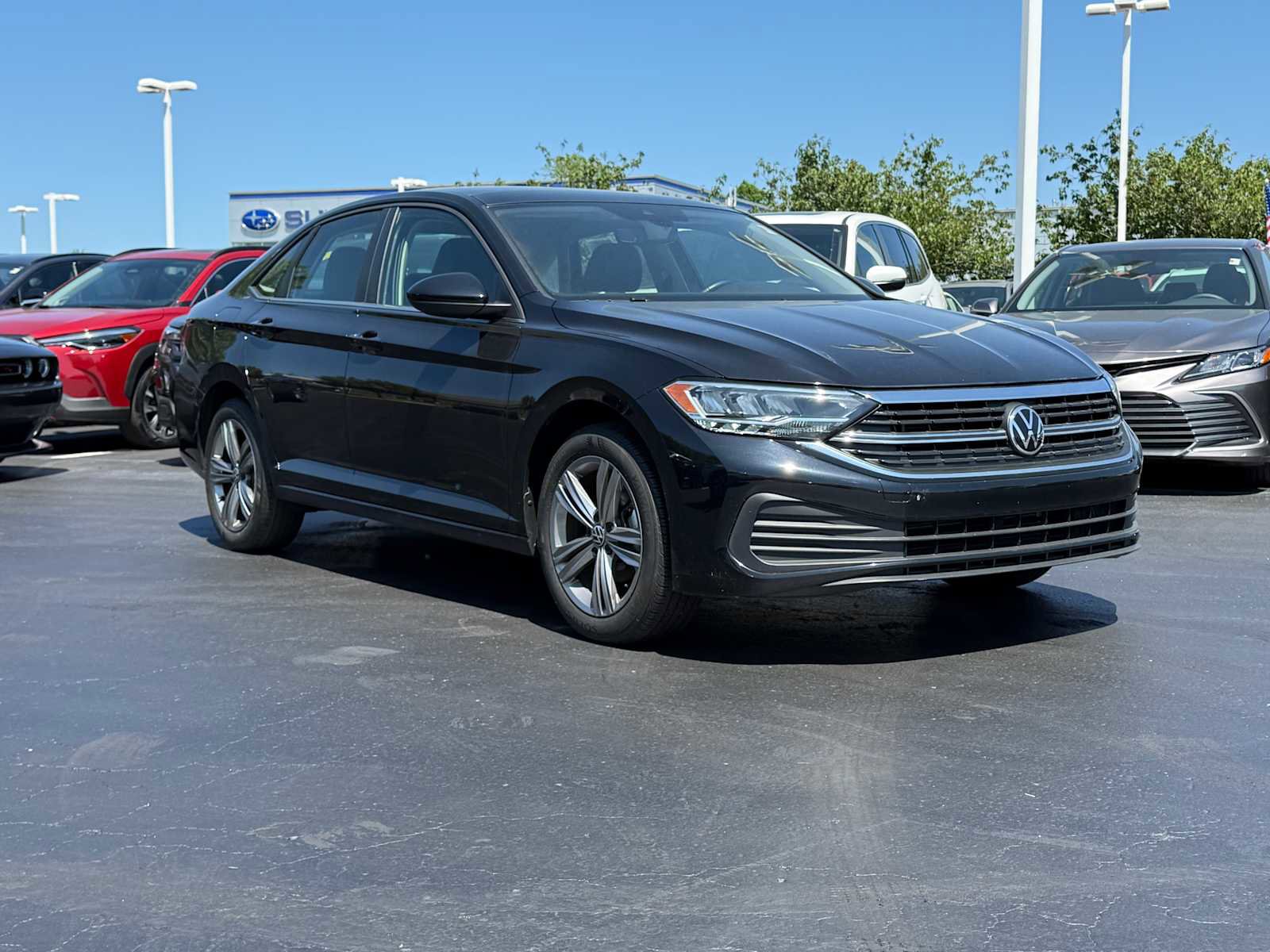Certified 2023 Volkswagen Jetta SE FWD image 3