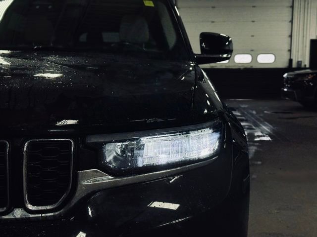 Used 2022 Jeep Grand Cherokee L Limited image 3