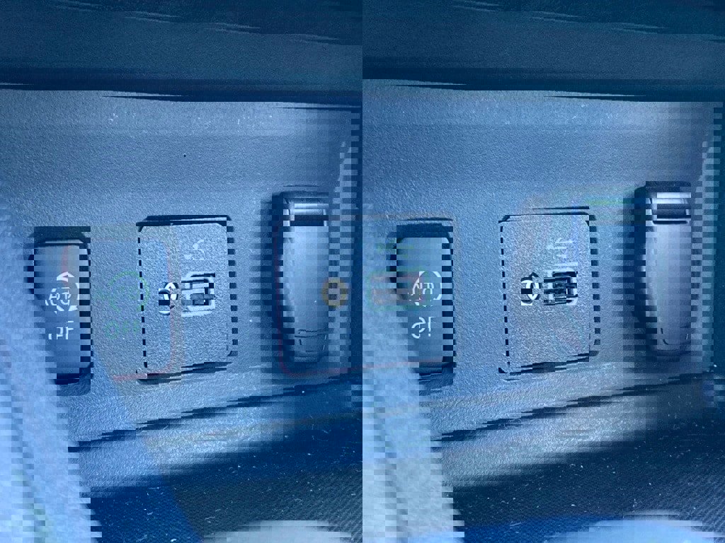 Used 2025 Nissan Sentra S image 24