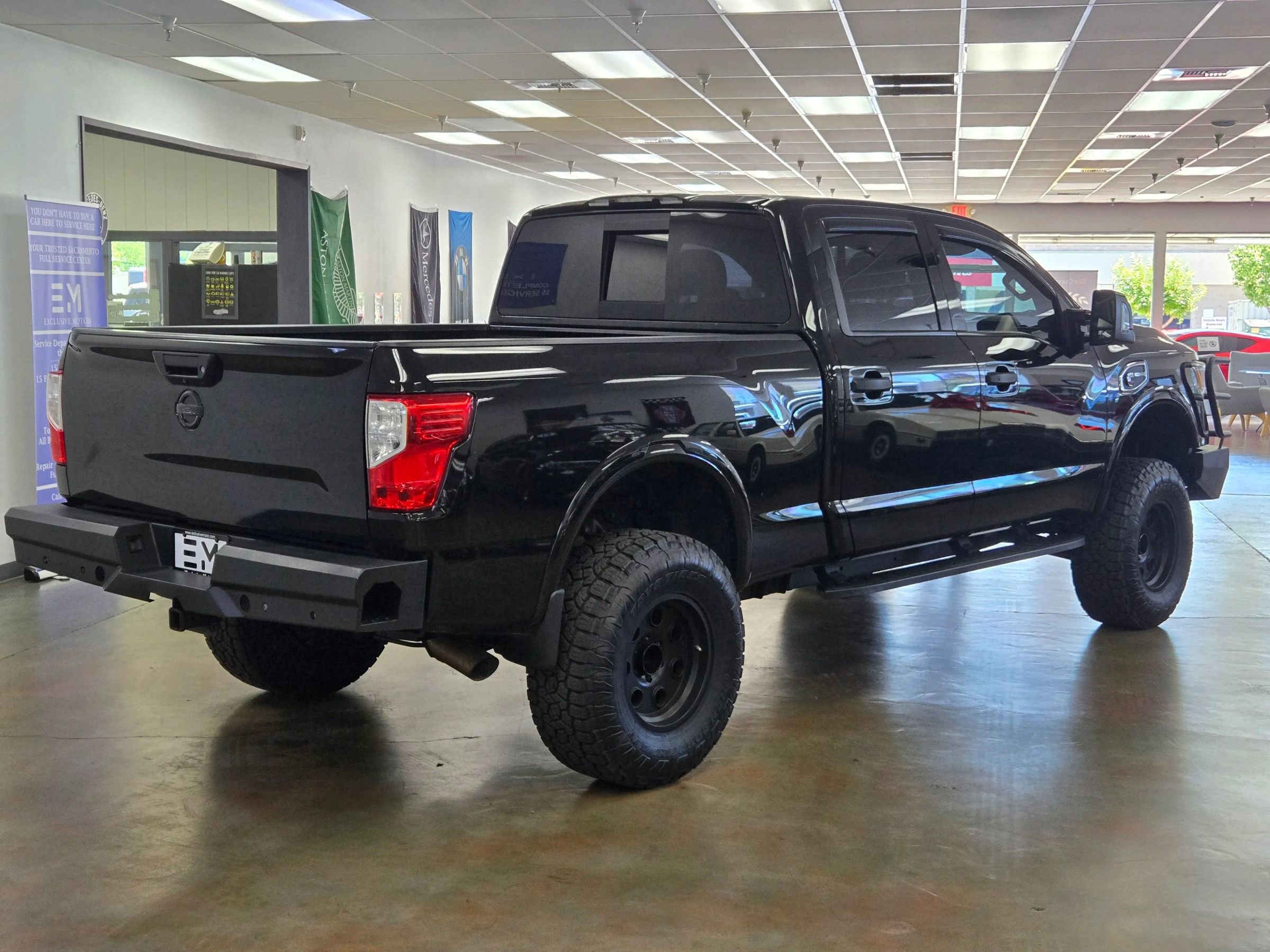 Used 2016 Nissan Titan PRO-4X w/ Pro-4x Convenience Package AWD/4WD image 7