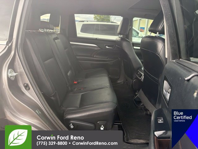 Used 2017 Toyota Highlander XLE AWD/4WD image 12