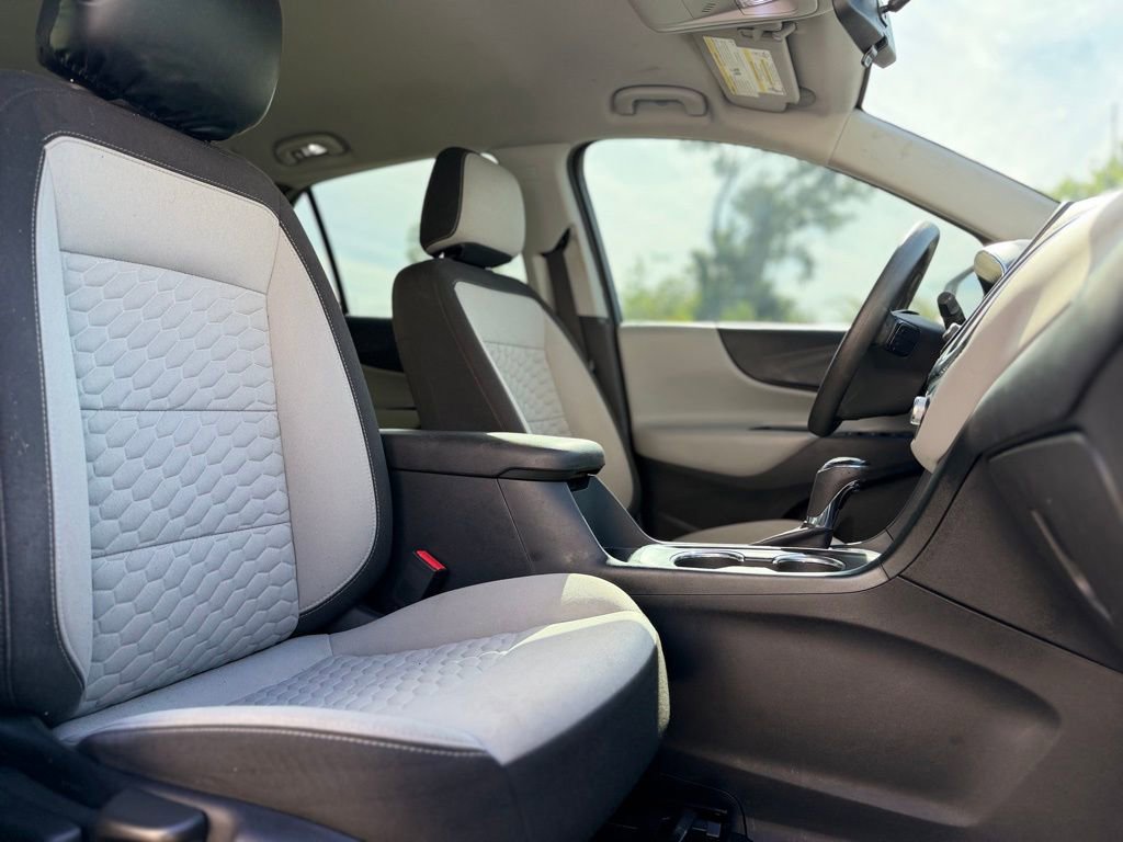 Used 2019 Chevrolet Equinox LS FWD image 18