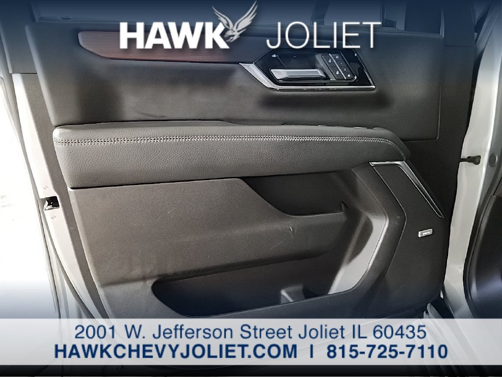 Used 2025 GMC Yukon Denali RWD image 18
