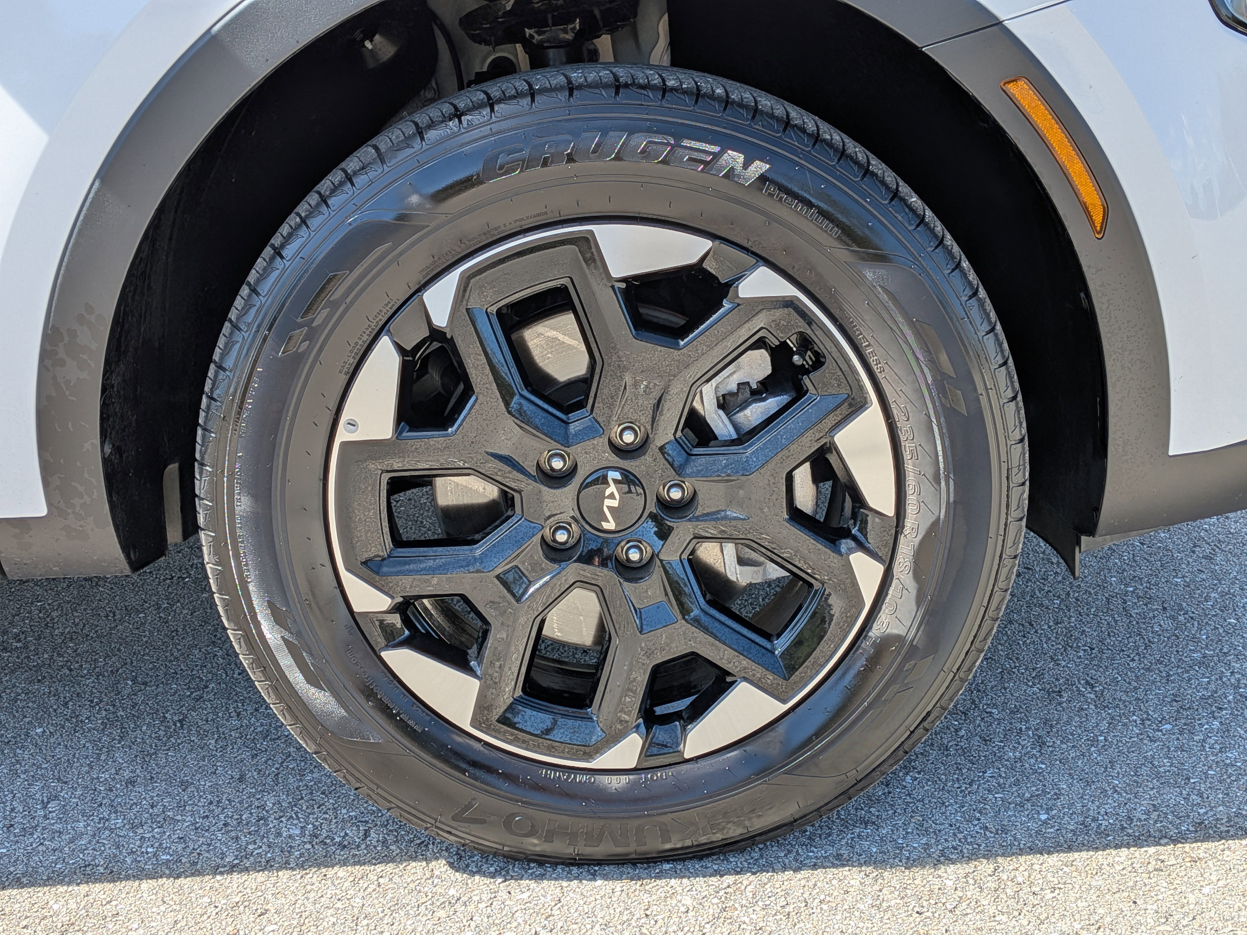 Certified 2025 Kia Sorento S image 11