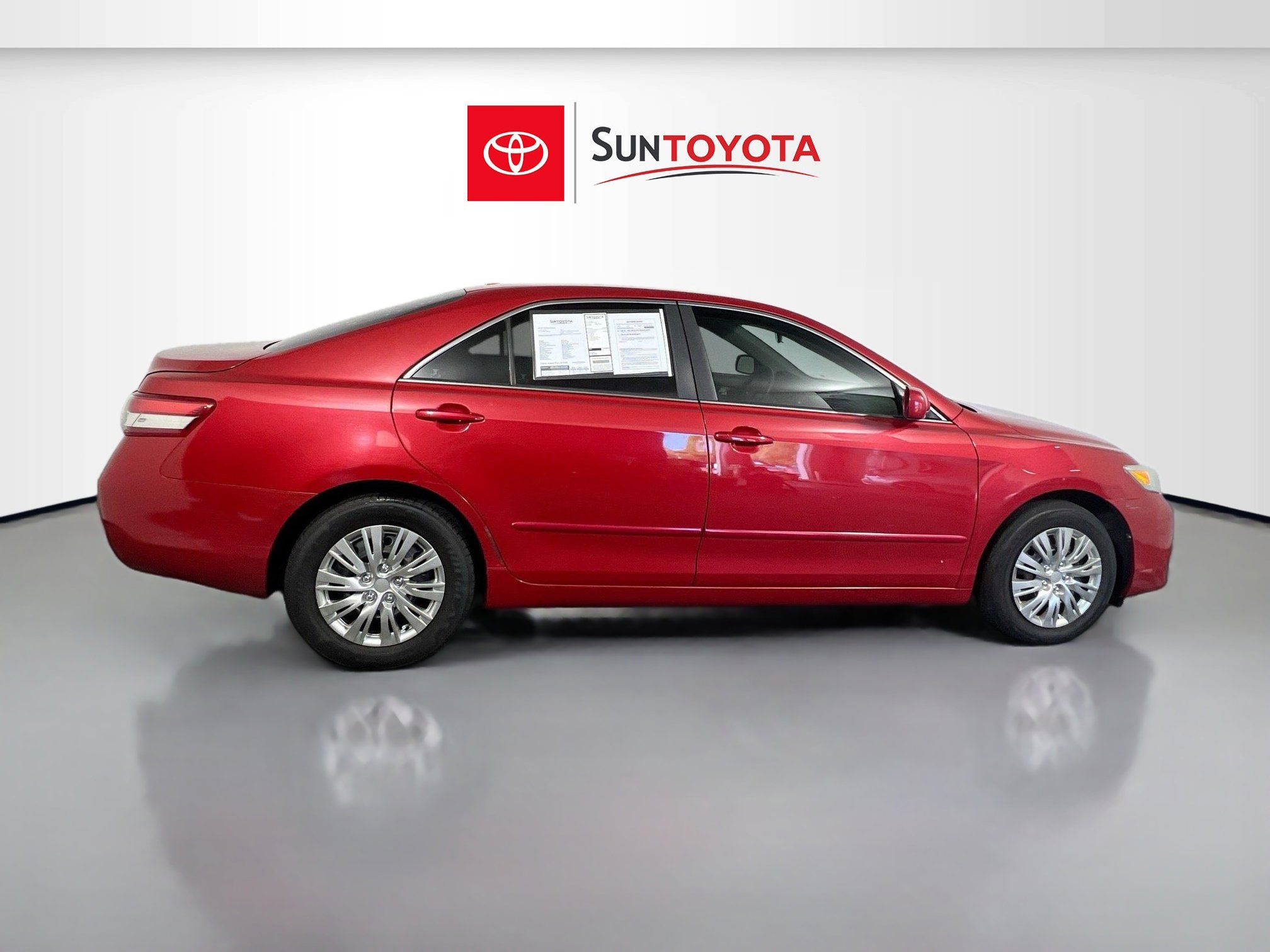 Used 2010 Toyota Camry LE FWD image 2