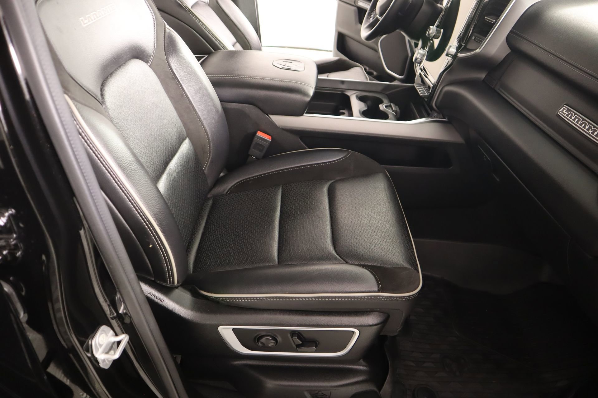 Used 2023 RAM 1500 Laramie image 14