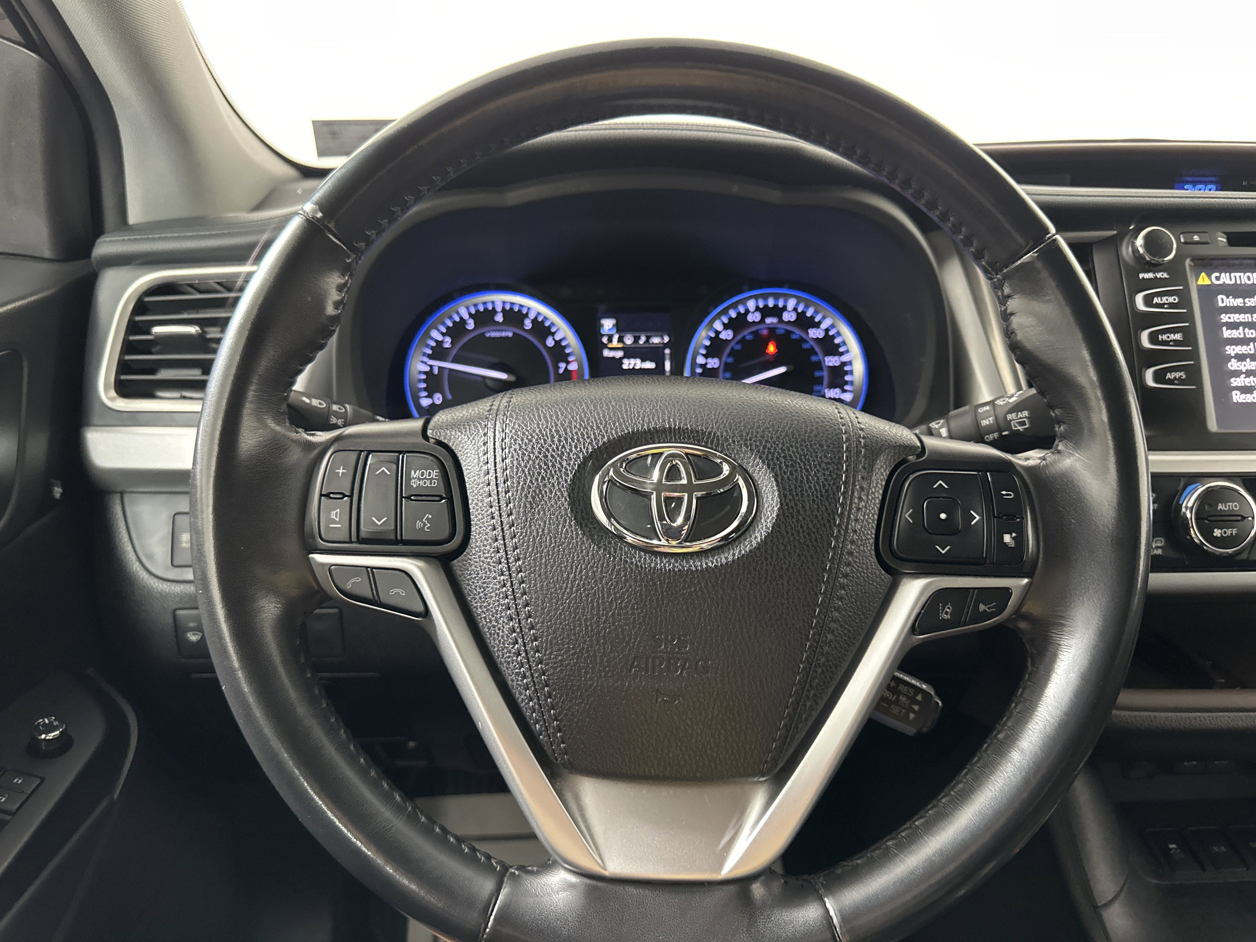 Used 2019 Toyota Highlander AWD V6 image 12