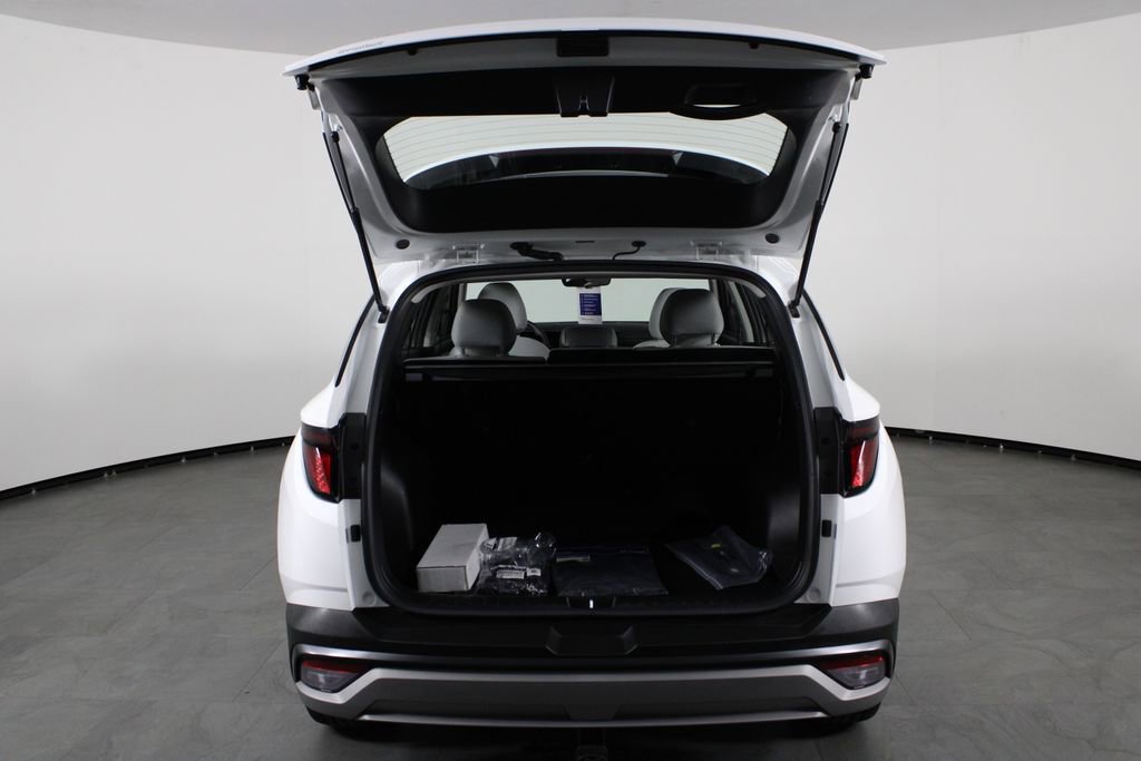 Certified 2026 Hyundai Tucson SE image 17