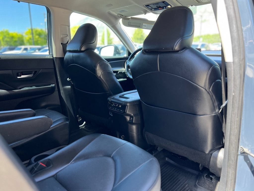 Used 2024 Toyota Grand Highlander AWD image 28