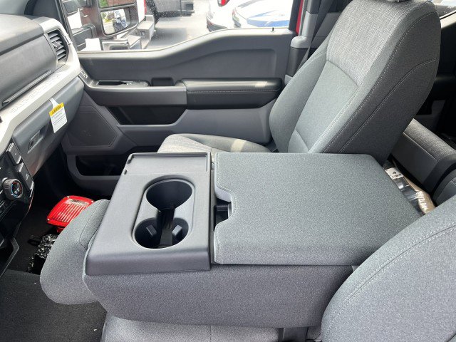 New 2025 Ford F550 4x4 SuperCab Super Duty w/ XLT Value Package image 16