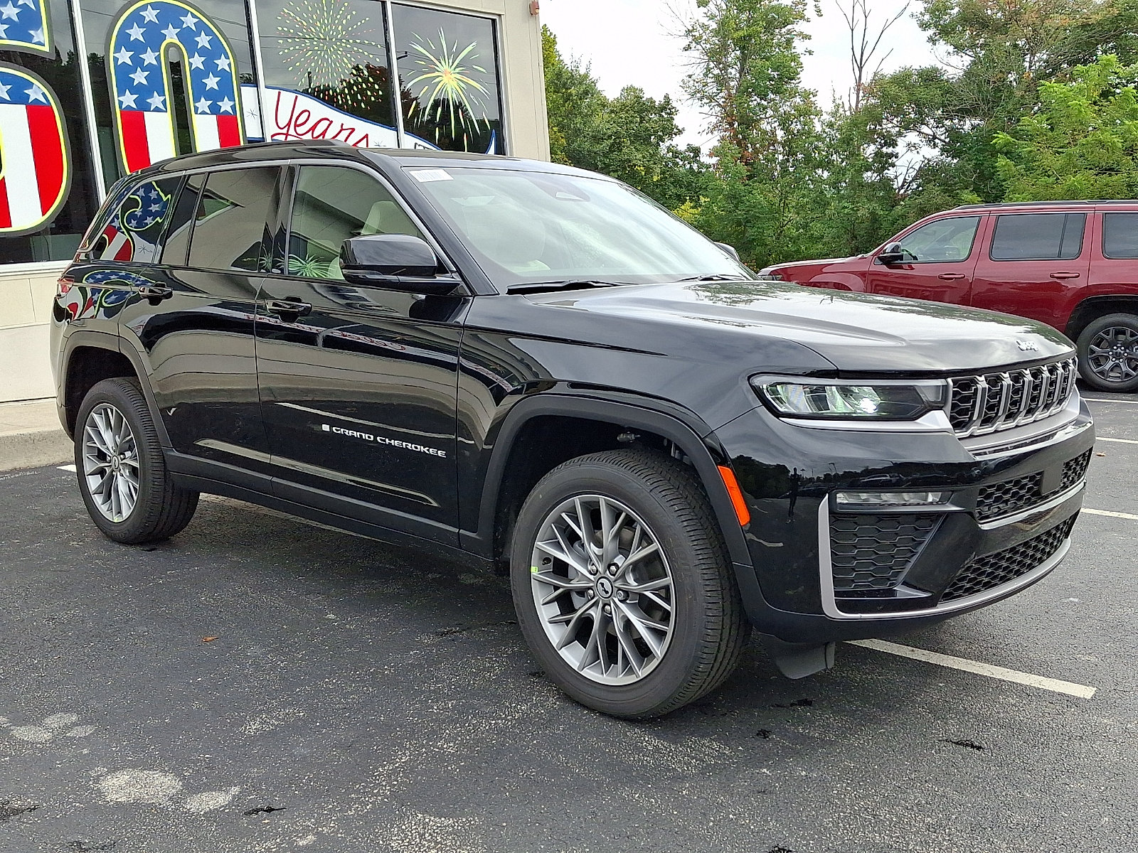 New 2027 Jeep Grand Cherokee Limited AWD/4WD image 2