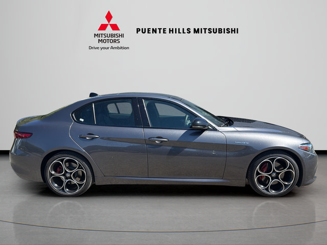 Used 2023 Alfa Romeo Giulia Veloce RWD image 4
