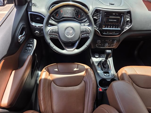 Used 2019 Jeep Cherokee Overland w/ Technology Group AWD/4WD image 12