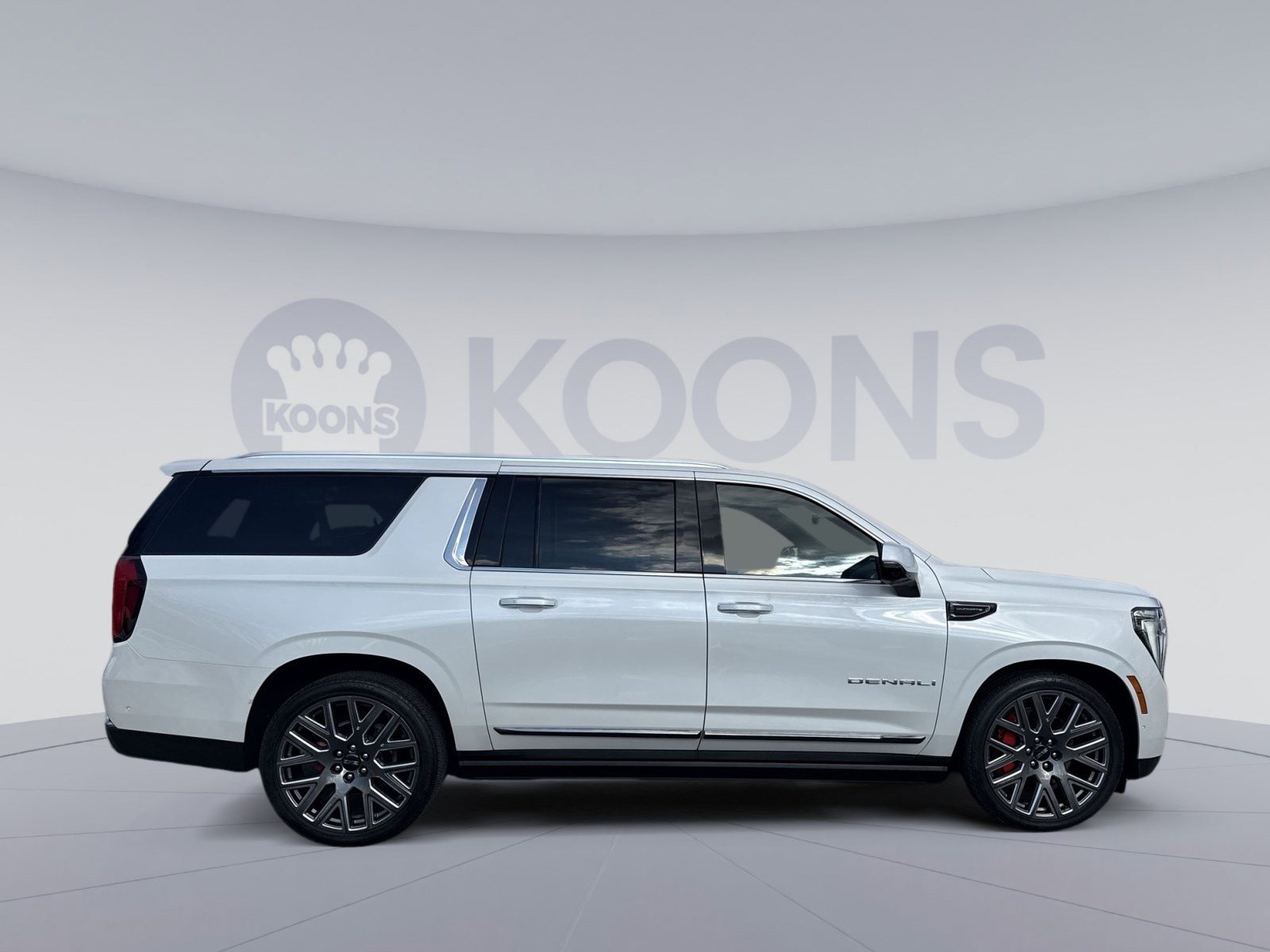 Used 2025 GMC Yukon XL Denali Ultimate w/ LPO, Illumination Package image 8