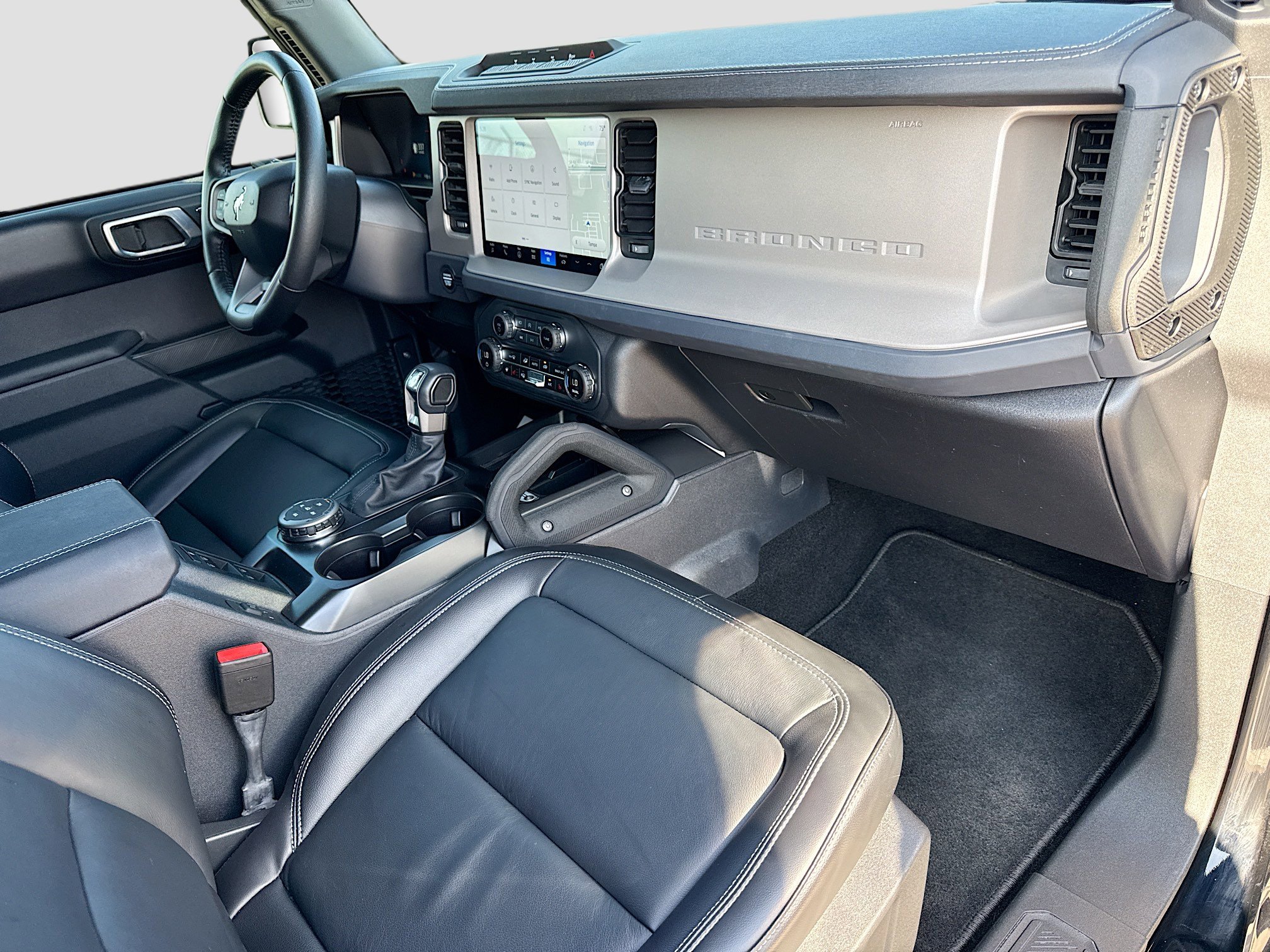 Used 2025 Ford Bronco Outer Banks w/ Sasquatch Package AWD/4WD image 13