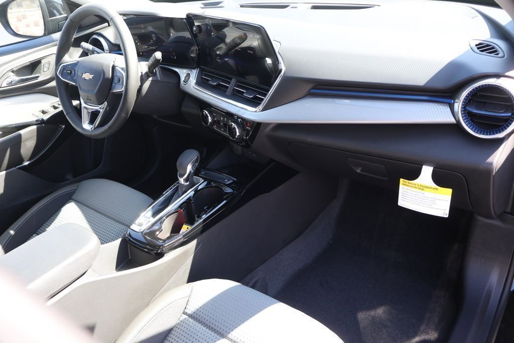 New 2026 Chevrolet Trax LT w/ Sunroof Package FWD image 41