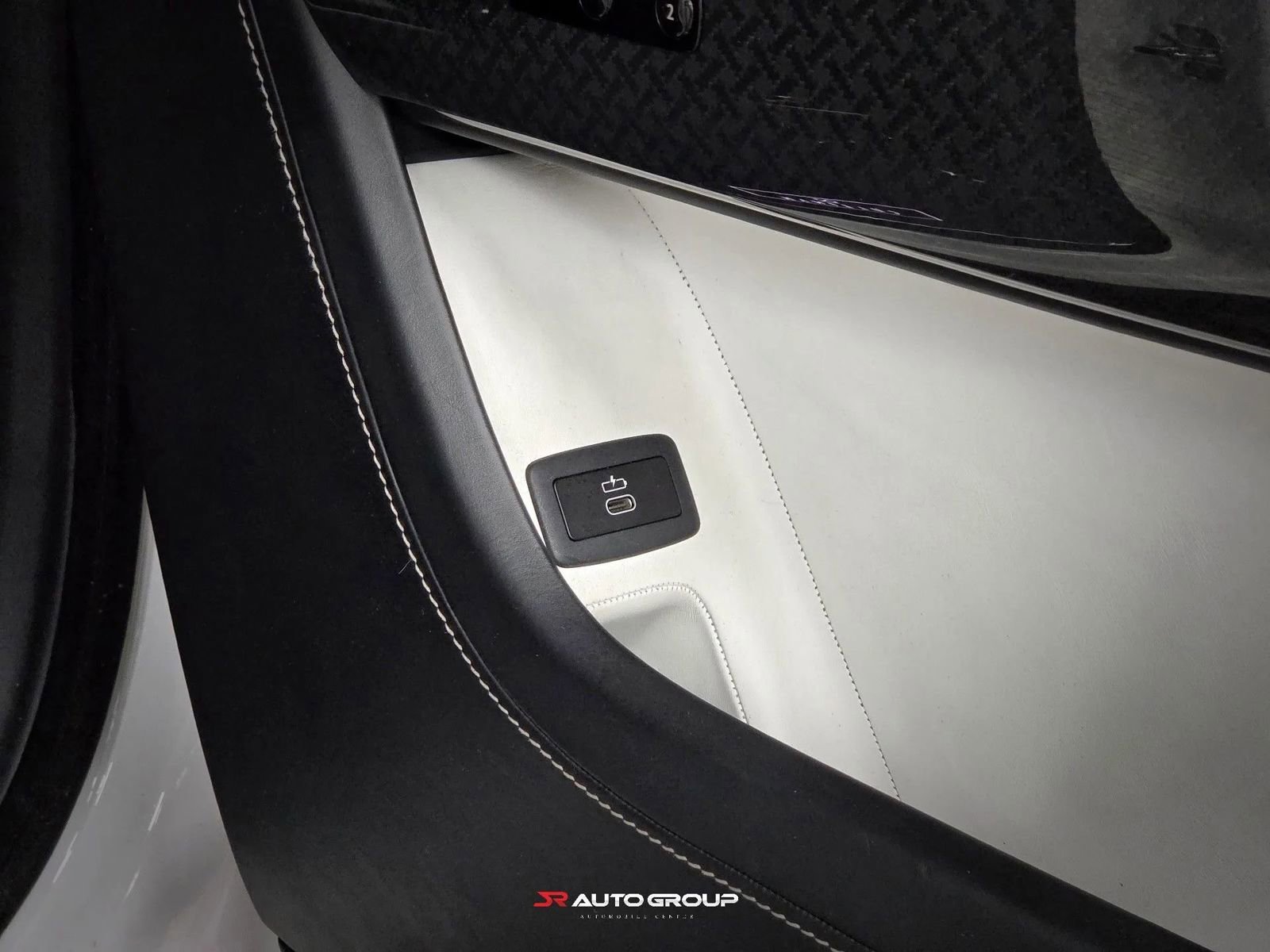 Used 2020 Rolls-Royce Cullinan Black Badge image 30