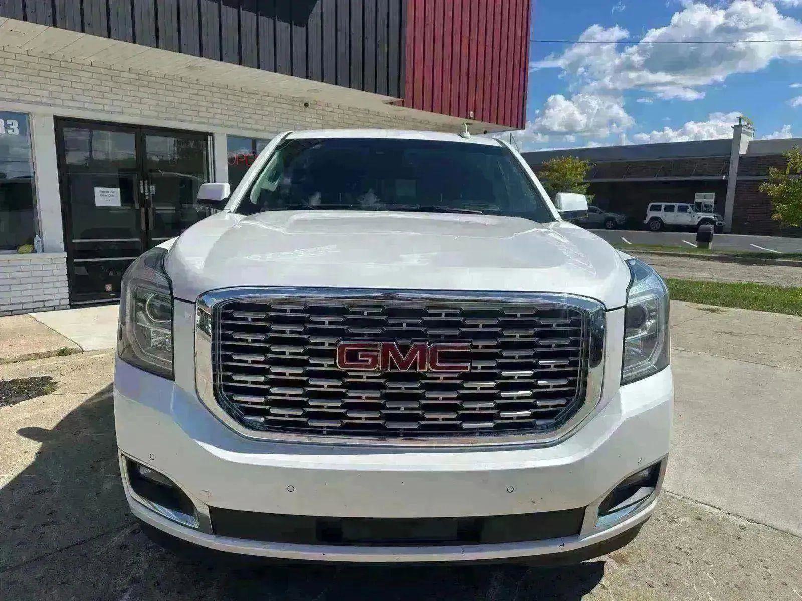 Used 2018 GMC Yukon XL Denali w/ Denali Ultimate Package image 10