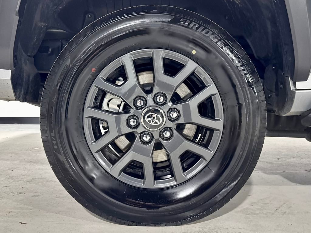 Used 2025 Toyota 4Runner SR5 image 31