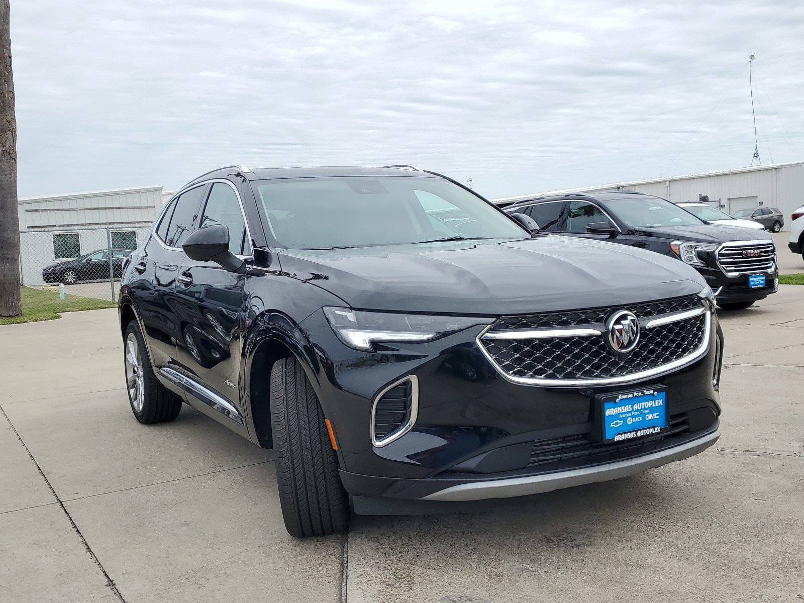 Certified 2023 Buick Envision Avenir image 3