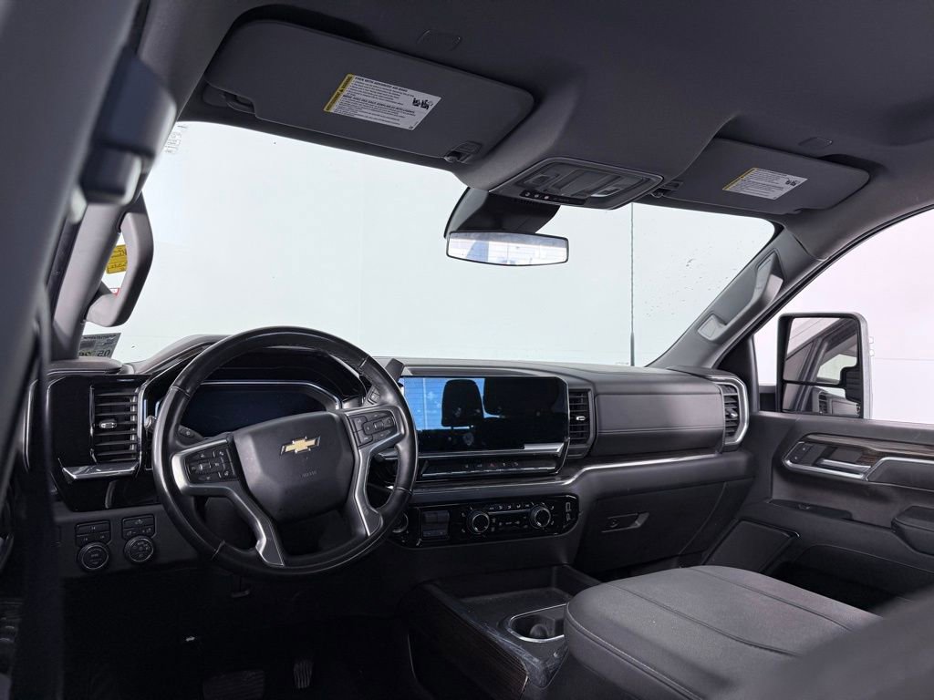 Used 2024 Chevrolet Silverado 2500 LT w/ Convenience Package image 18