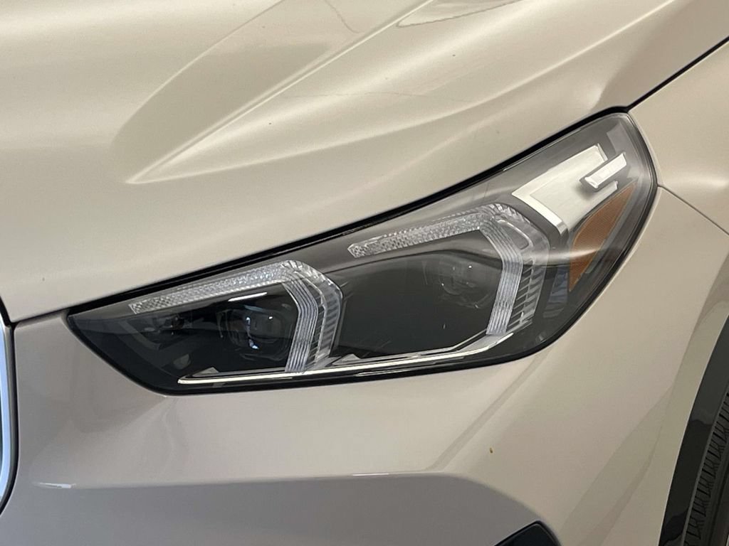 New 2026 BMW X1 xDrive28i w/ Convenience Package AWD/4WD image 9