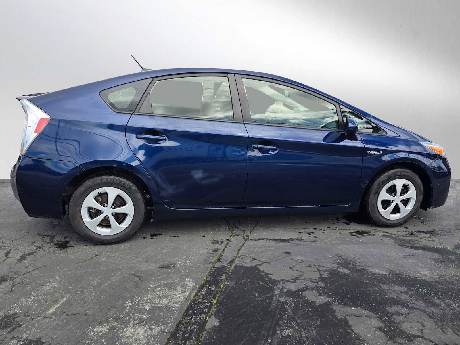 Used 2013 Toyota Prius Three image 2