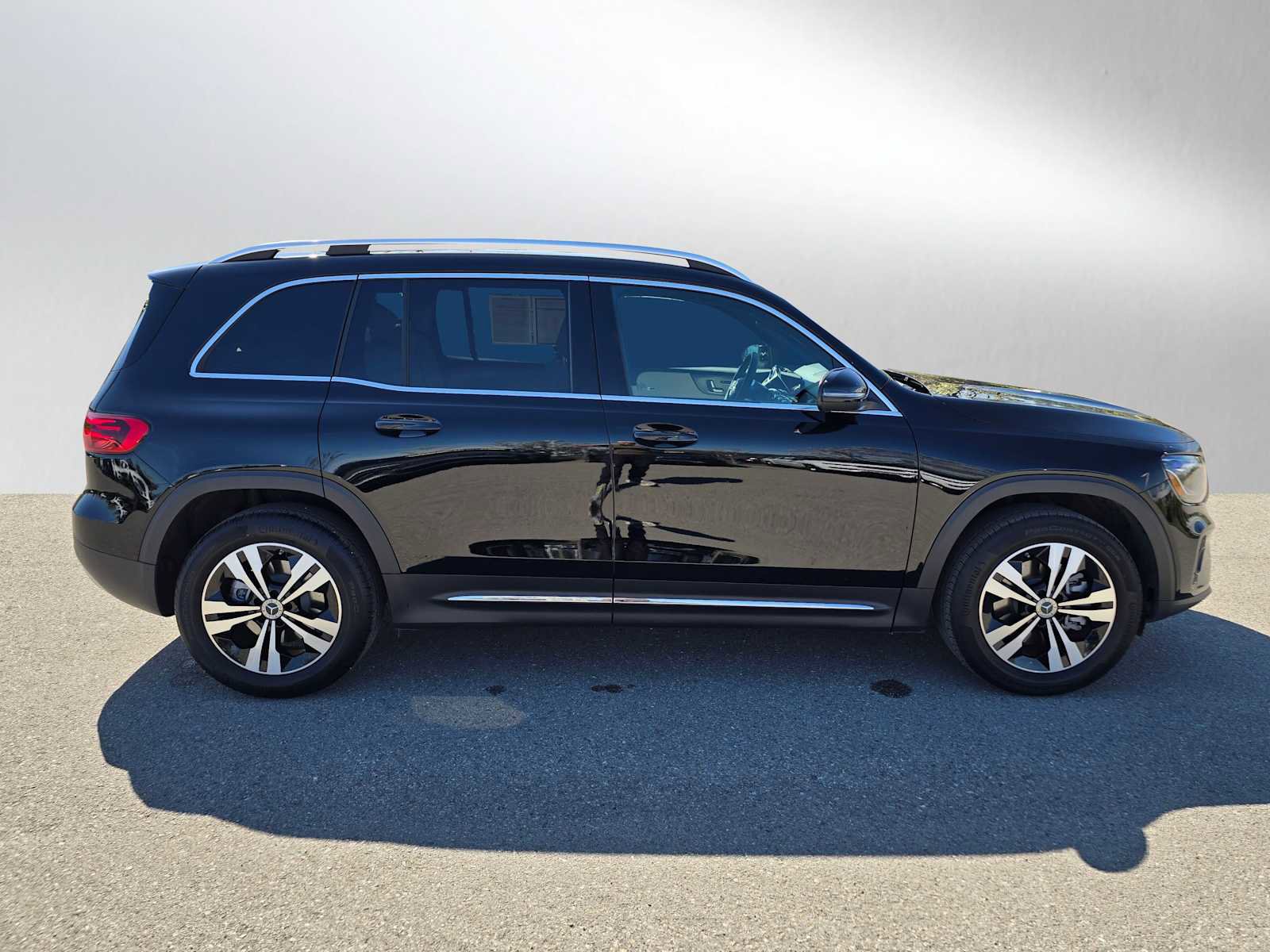 Used 2026 Mercedes-Benz GLB 250 image 3