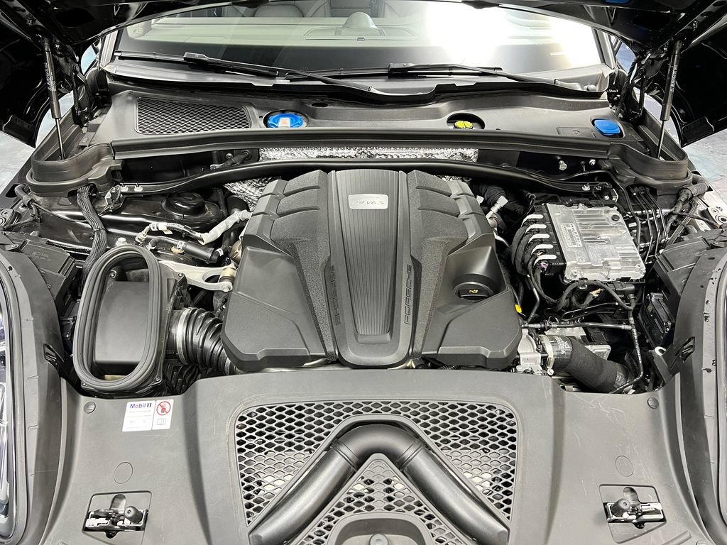 Used 2024 Porsche Macan S AWD/4WD image 27